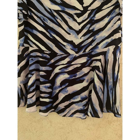 20.  Torrid Navy Zebra Georgette Peplum  Blouse Size 10 (M/L) - Picture 7 of 8